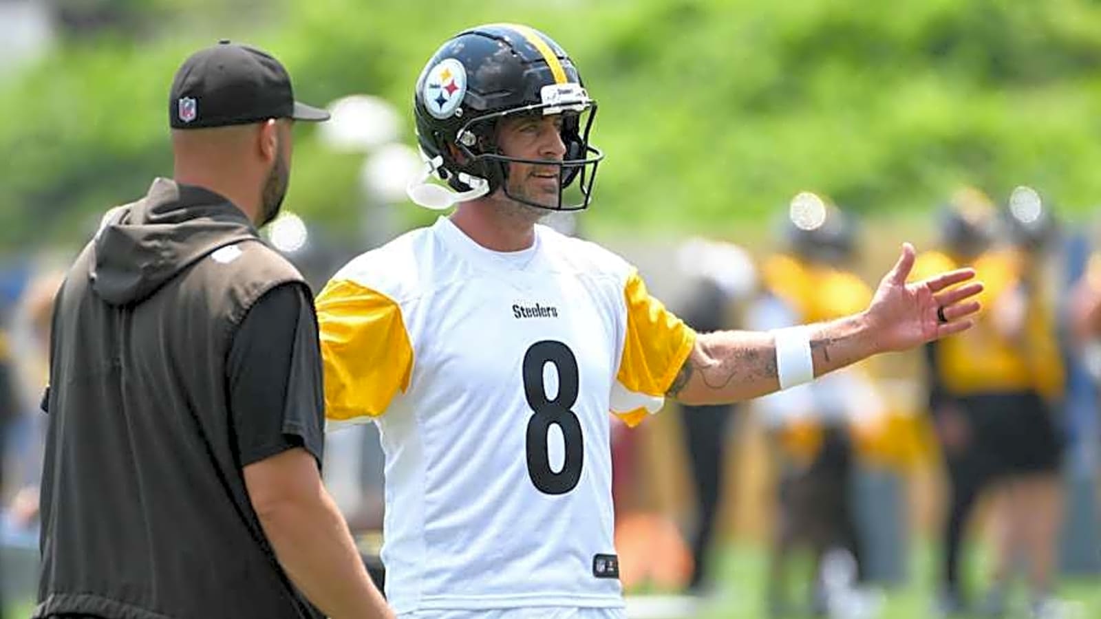 Steelers Defender Apologizes to Aaron Rodgers