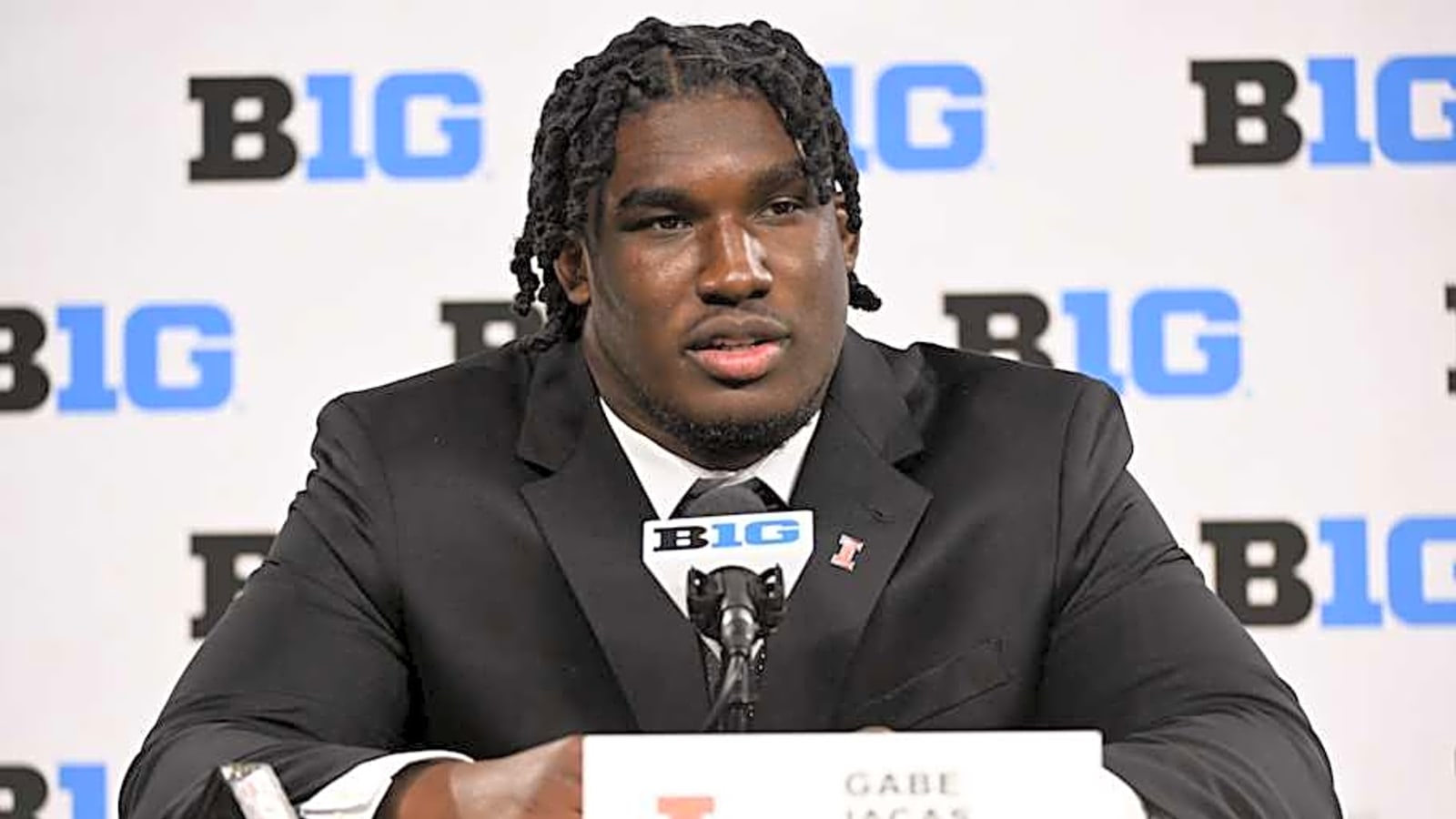 Illinois Football&#39;s Gabe Jacas Receives Big Preseason Honor From ESPN