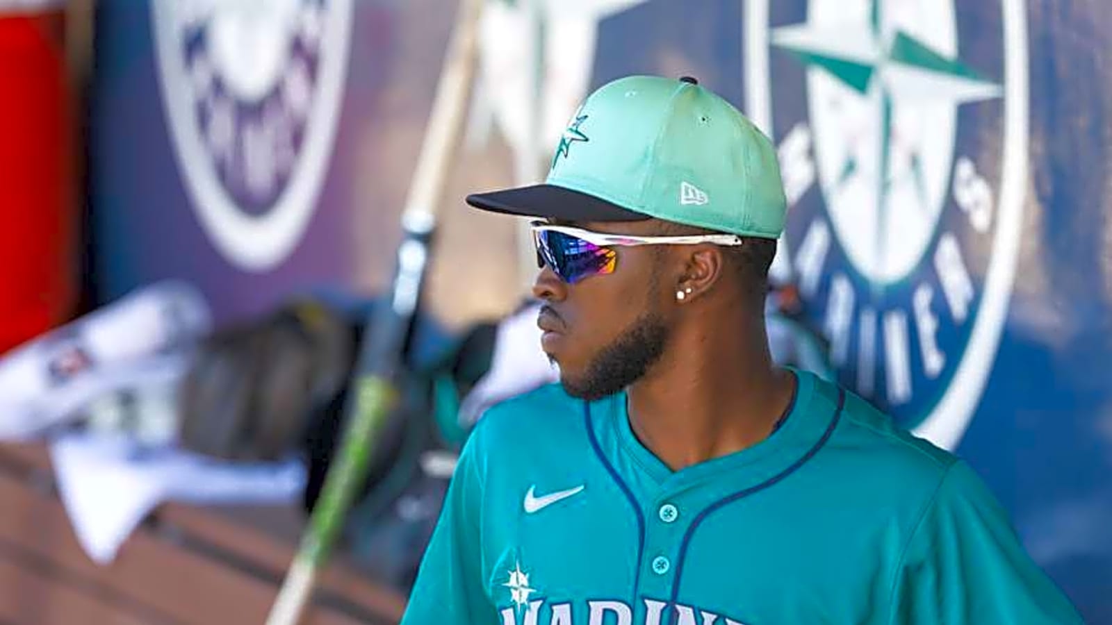 Seattle Mariners Triple-A Infield Teams Up For Insane Defensive Play on Friday