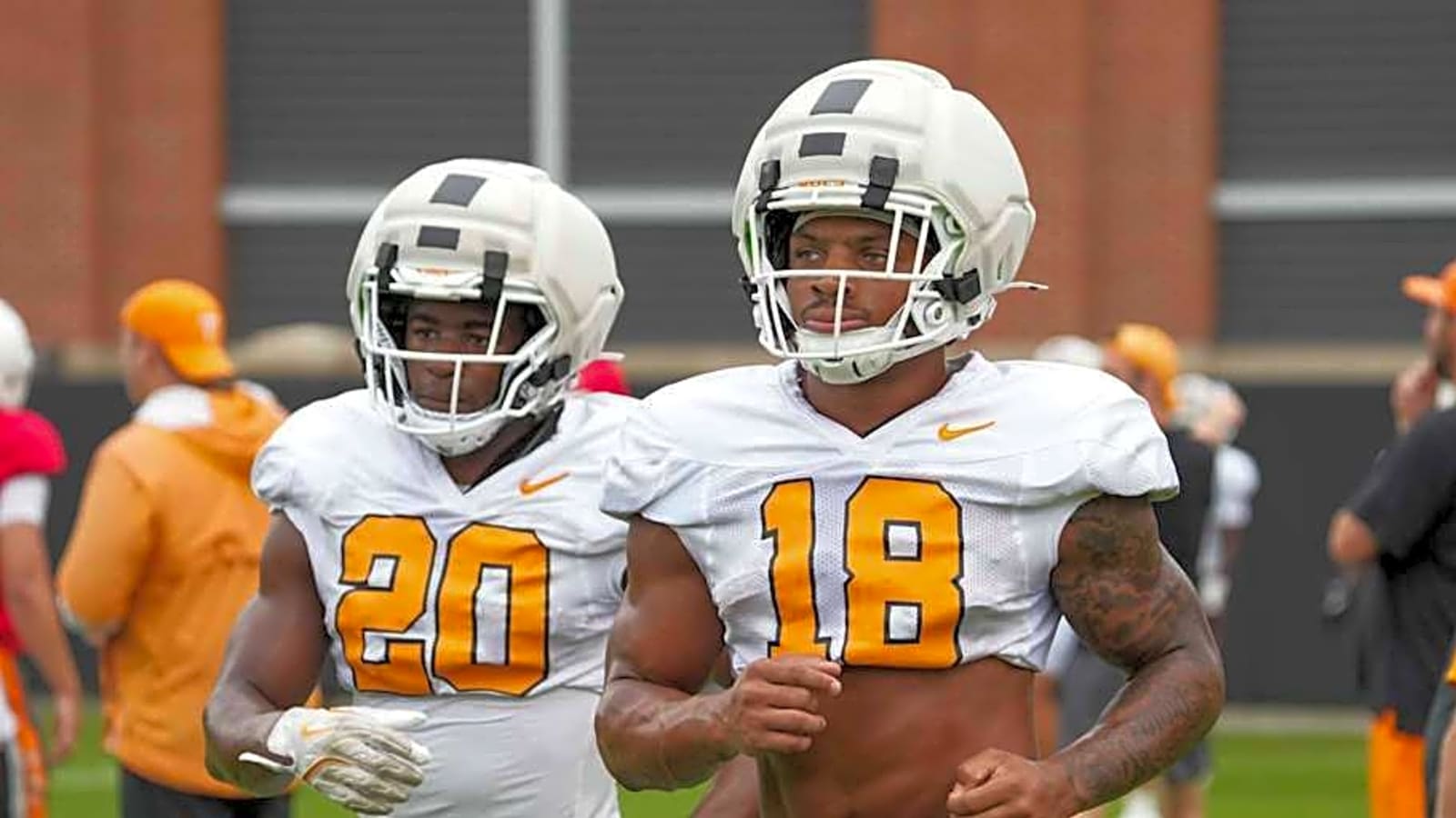 RB DeSean Bishop Discusses Connected Offense for Tennessee Football