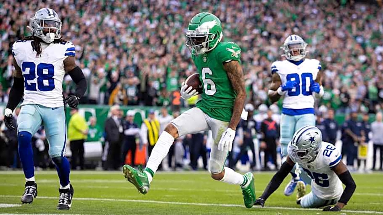 Eagles can&#39;t stop looking at train wreck that is Cowboys&#39; latest news