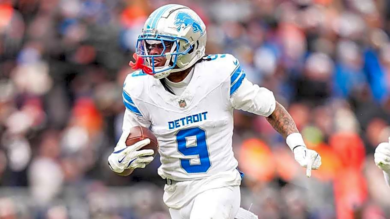Lions Exercise Fifth-Year Option of Hutchinson, Williams
