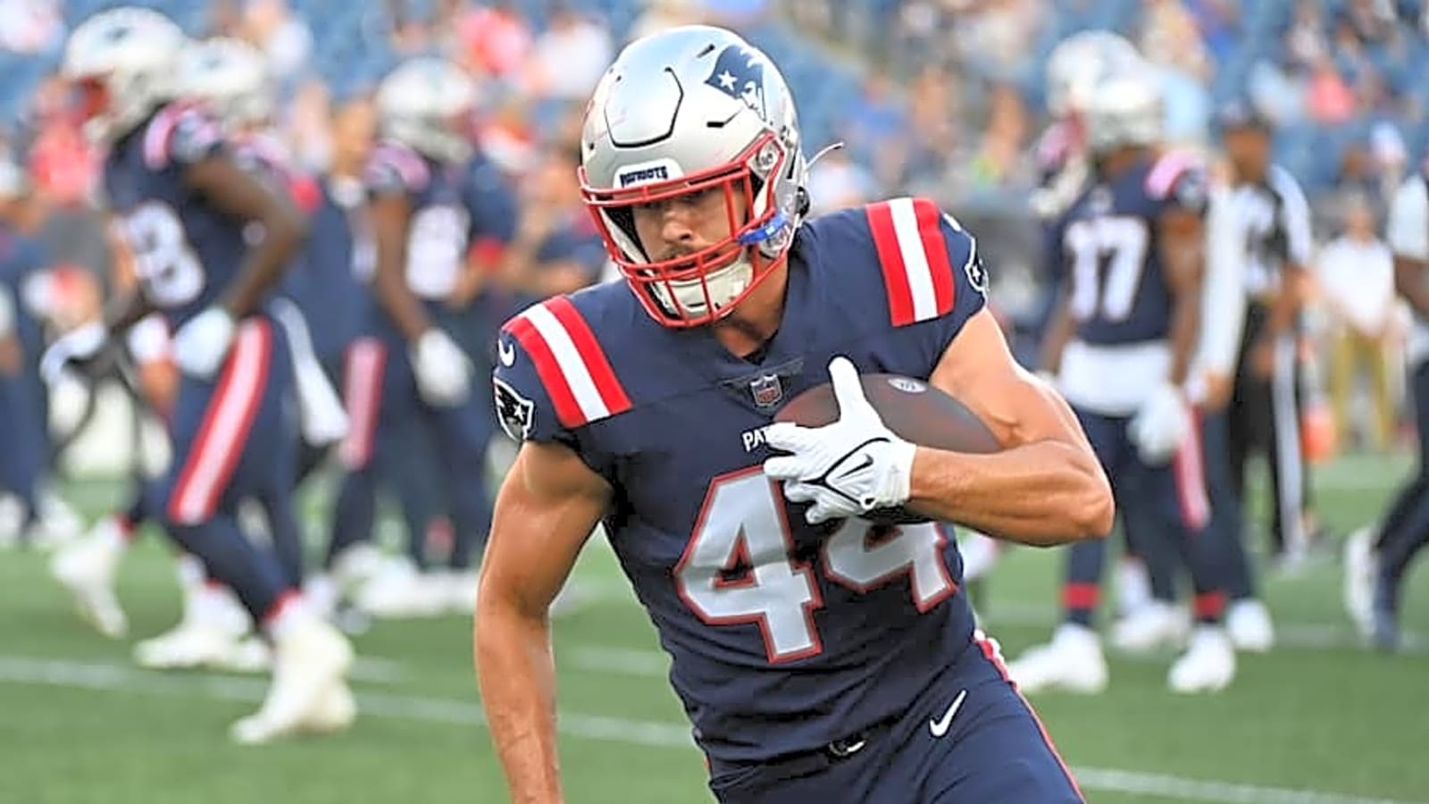 Texans Bring Back Familiar Tight End