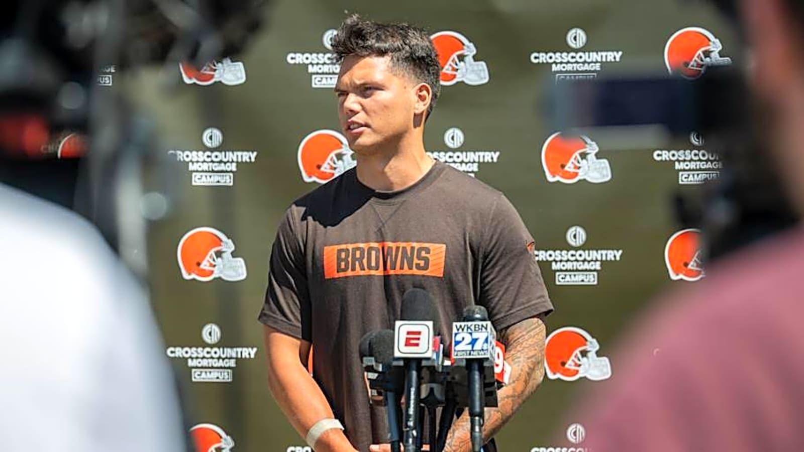 Cleveland Browns To Trade Quarterback: Dillon Gabriel, Shedeur Sanders, Joe Flacco?