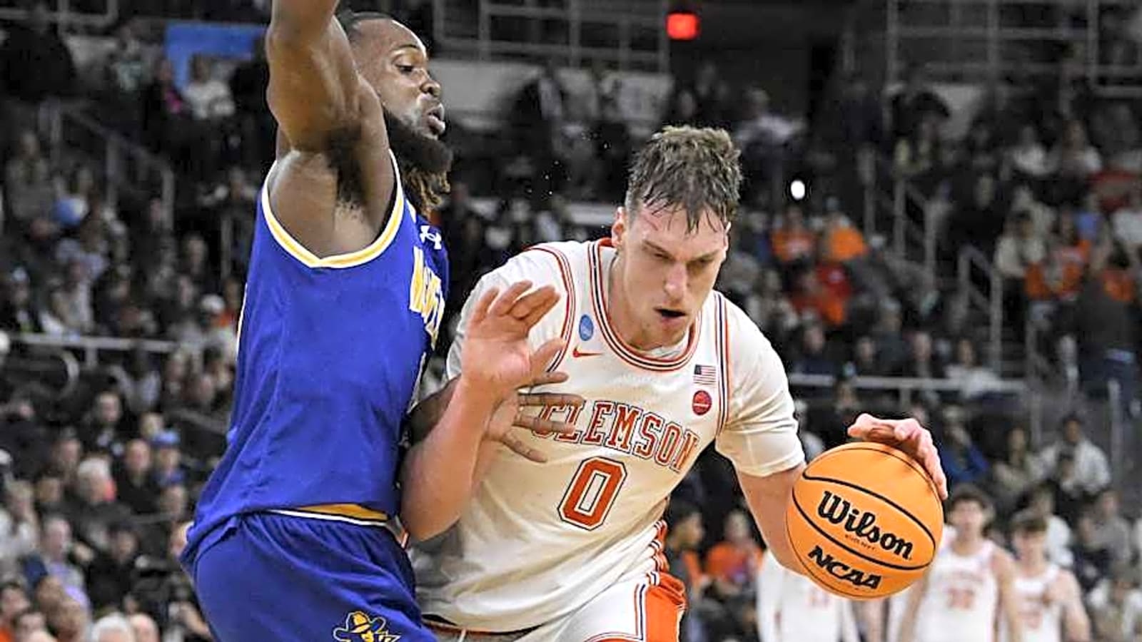 Undrafted Center from 2025 Class Lands Deal with OKC Thunder