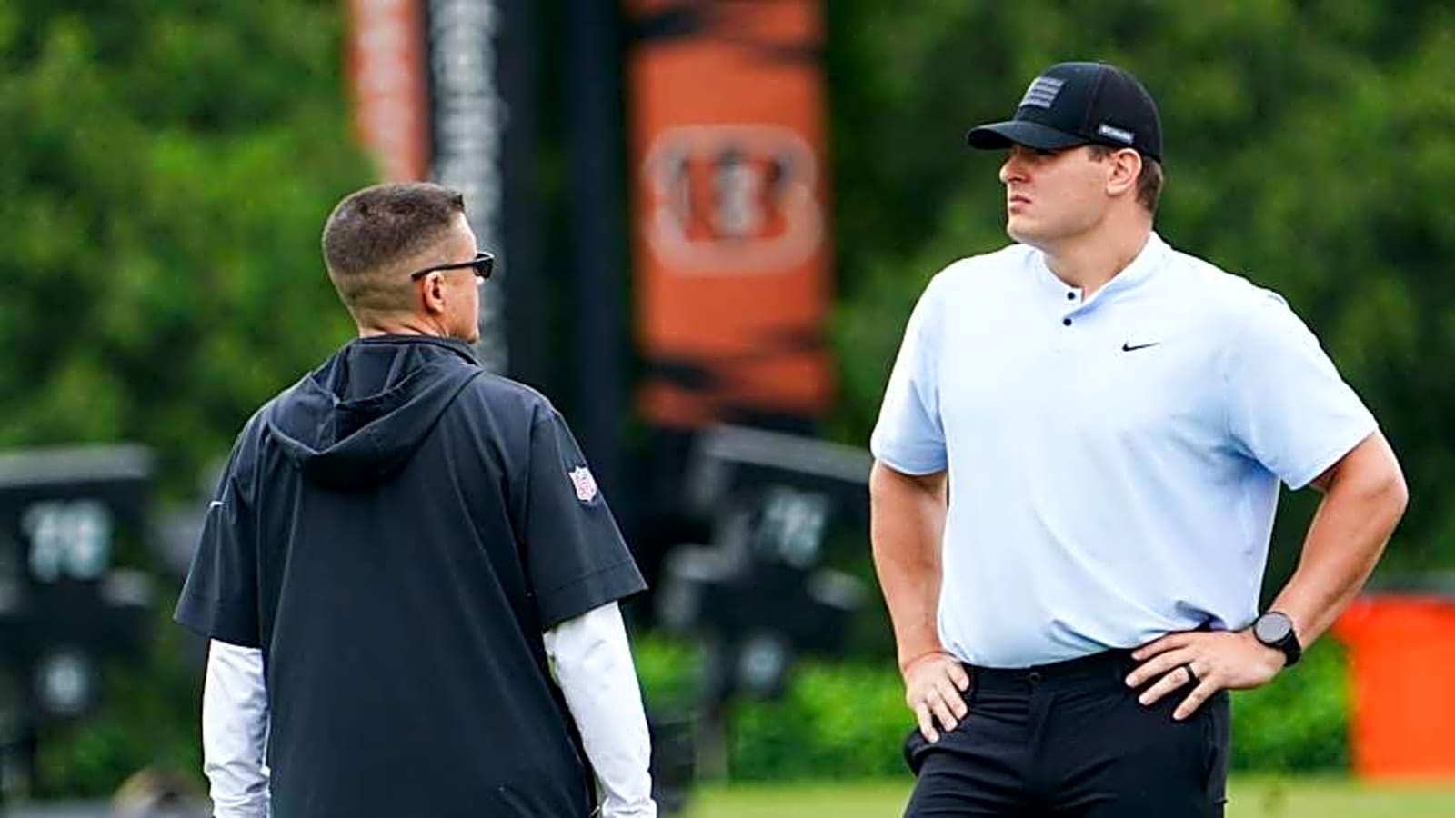  Trey Hendrickson Continues to Give Back, Despite Contract Dispute With Bengals