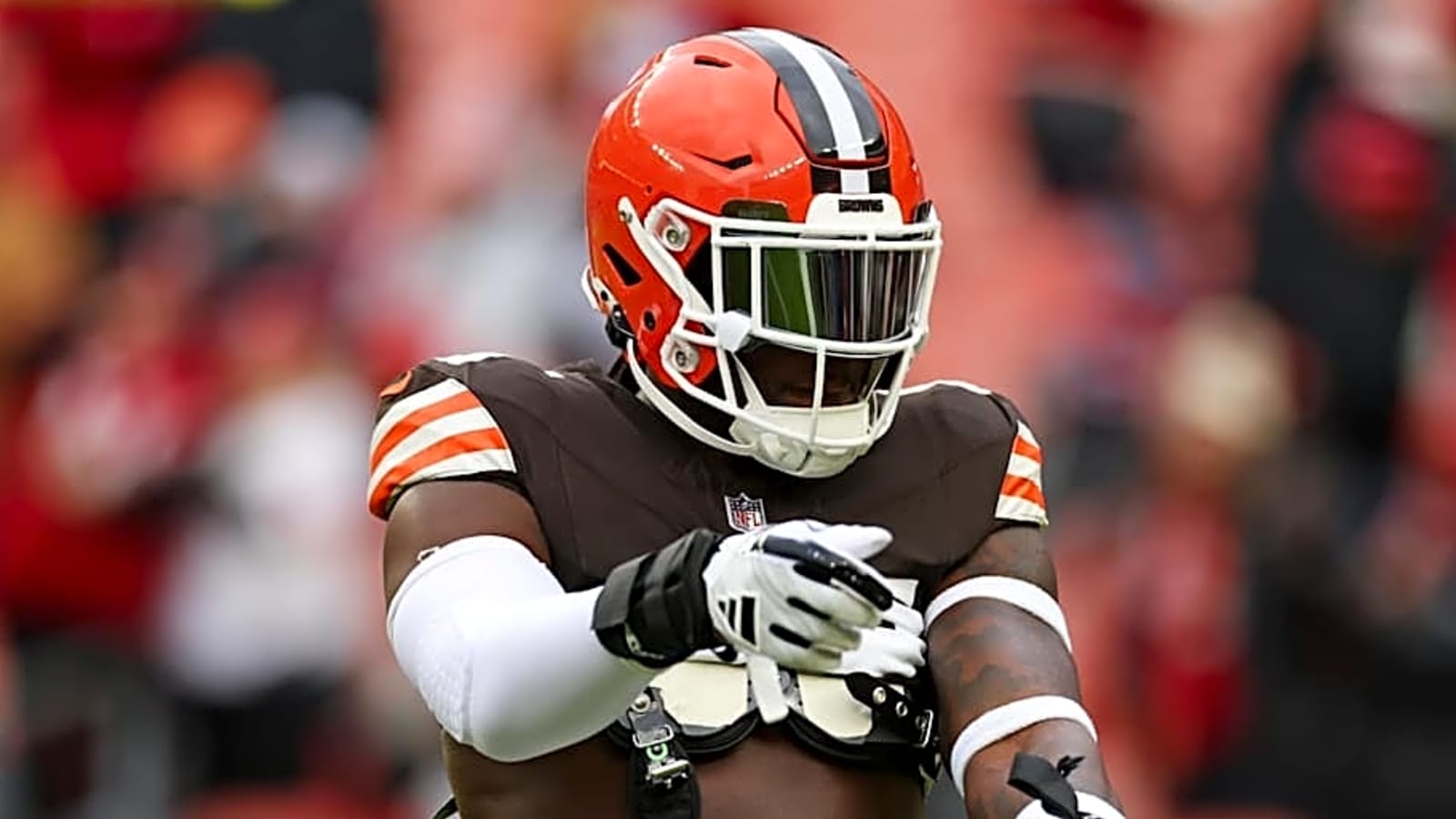Titans Could Still Pursue David Njoku