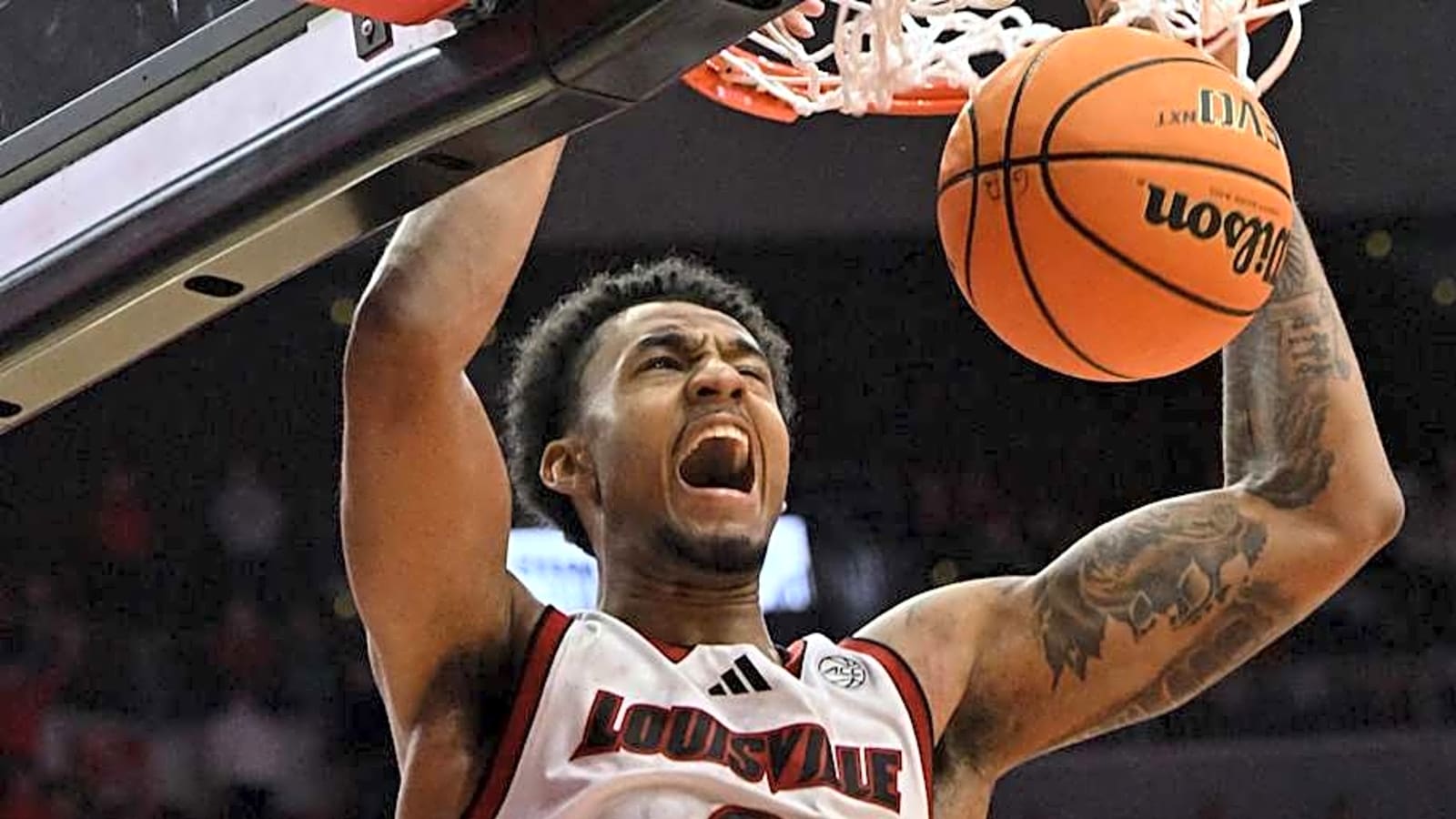 Louisville Center James Scott Enters Transfer Portal