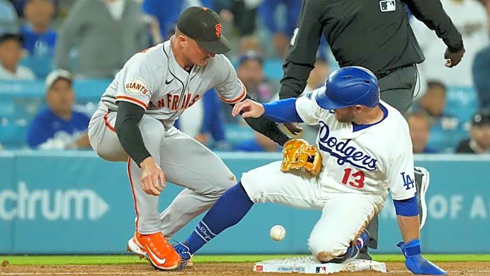 The Giants split with the Dodgers and move on to the next leg of their road trip