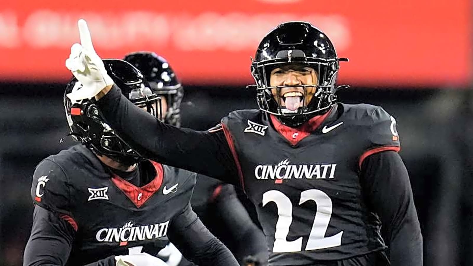 Cincinnati Bearcats LB Jonathan Thompson Highlights Focus on Havoc After Big 2025 Debut Against Nebraska