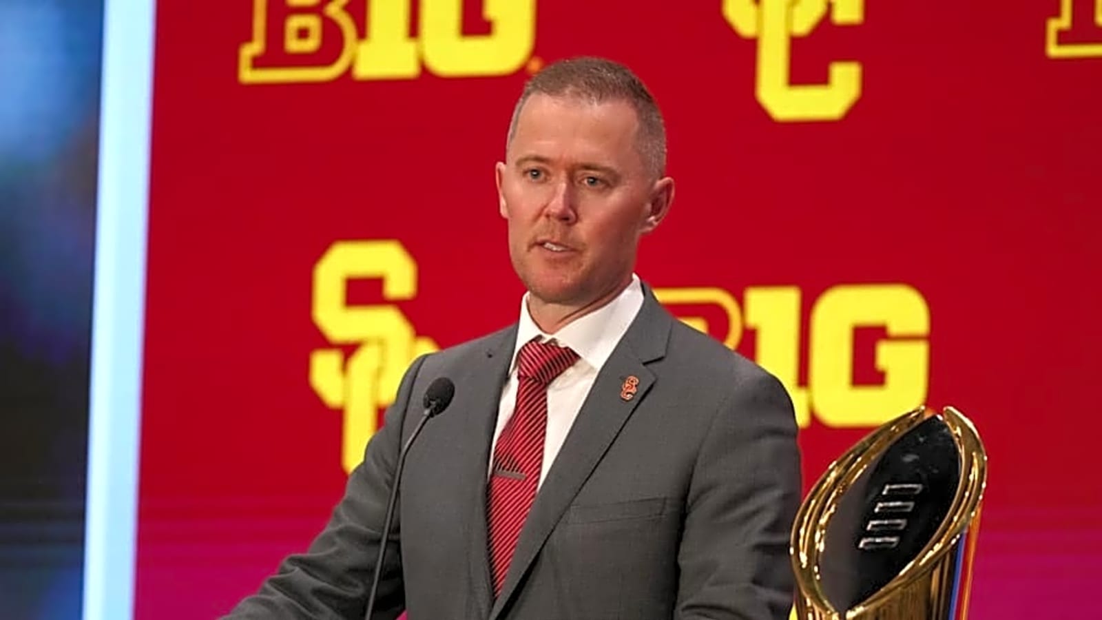 College Football Analyst Calls AP Poll Ranking &#39;Outrageous&#39; for USC Trojans