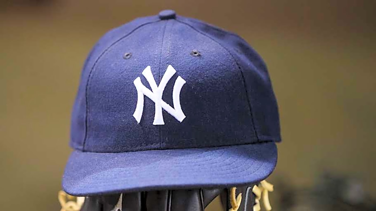 Former Yankees Infielder Excels With 10-Game Hit Streak For Brewers