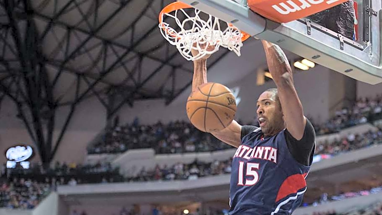 Legendary Hawks Center Receives Prediction To Sign With The Golden State Warriors