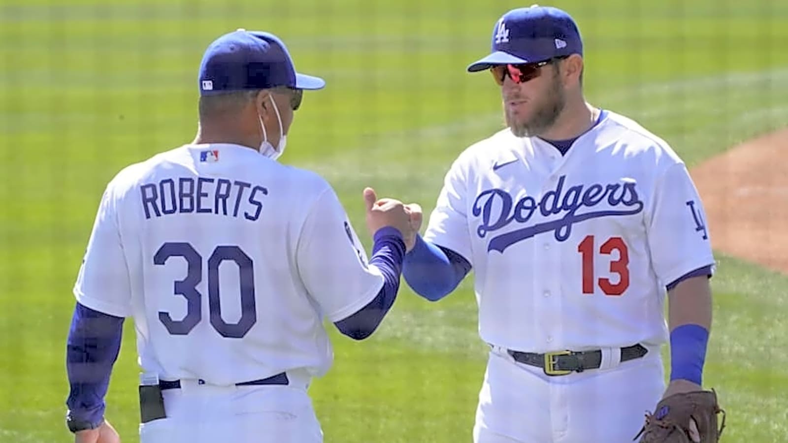 Dodgers&#39; Max Muncy Reveals What Makes Dave Roberts So Special