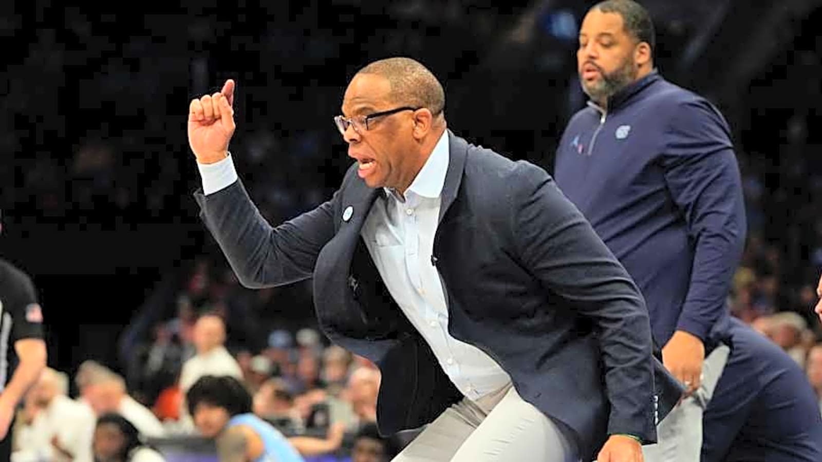 Hubert Davis Watches Early UNC Basketball Target Dominate in Memphis