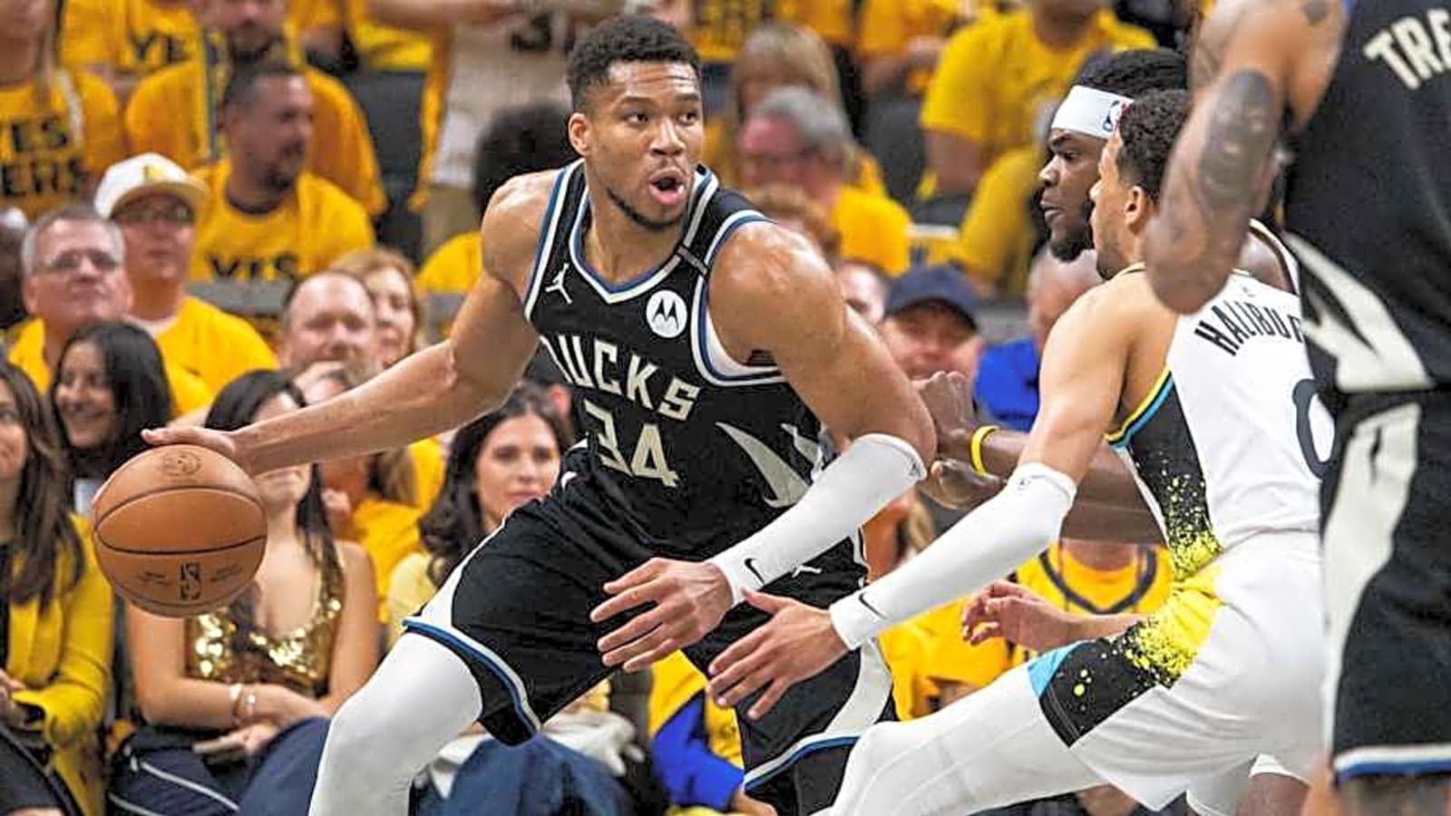 Bucks Notes: Giannis Antetokounmpo Breaks Silence on Future, Talks Playing for New York, More
