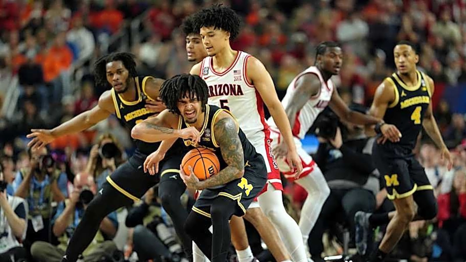 National Media Makes Selection Between Michigan vs. UConn in National Title Game