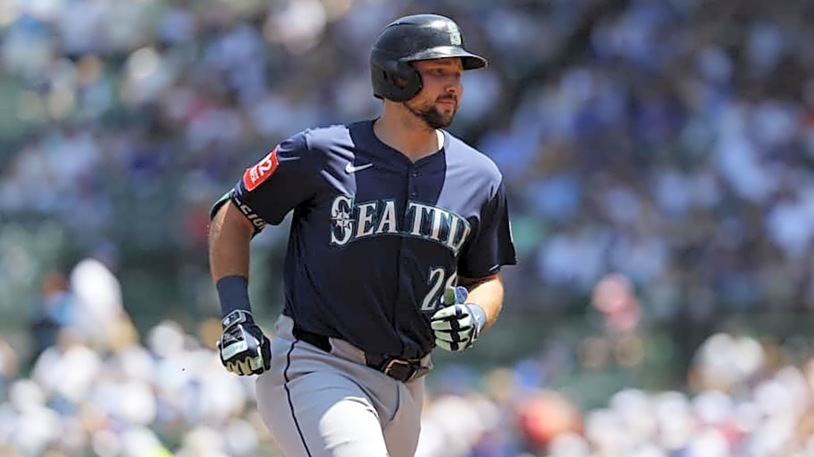 Seattle Mariners Secure First Series Win Ever at Iconic Ballpark on Sunday