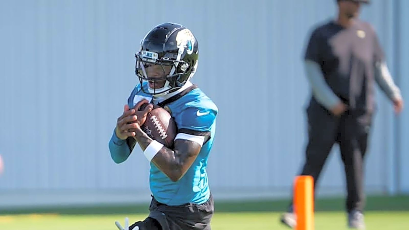 Jaguars&#39; Travis Hunter Lands on Projected All-Rookie Team