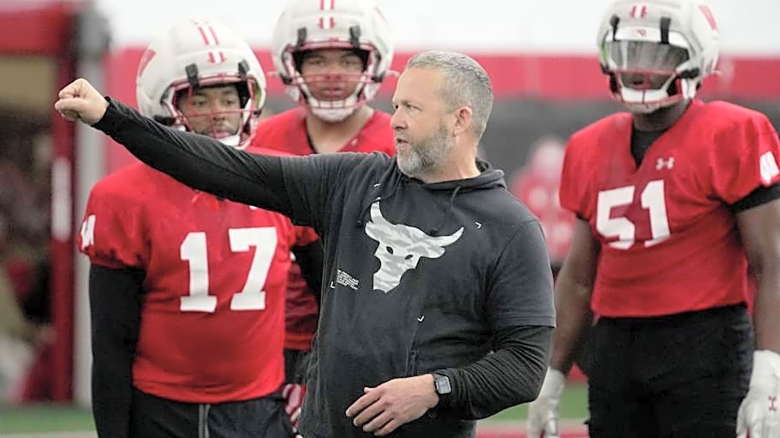 Wisconsin defense benefitting from challenge of defending Jeff Grimes&#39; new Badgers offense