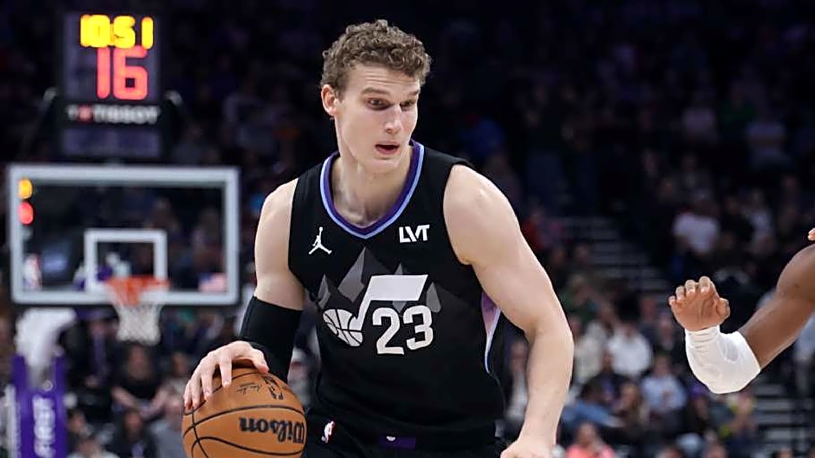 Bill Simmons Adds Fuel to Lauri Markkanen, Utah Jazz Trade Rumors