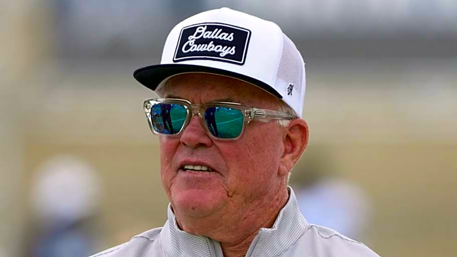 Cowboys&#39; Stephen Jones stuns fans with strange comments on Micah Parsons negotiations