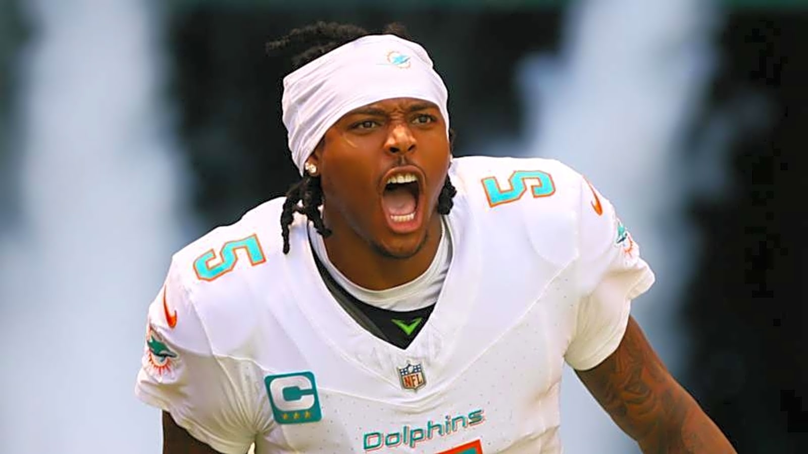 Tyreek Hill pleads with Dolphins star Jalen Ramsey to stay