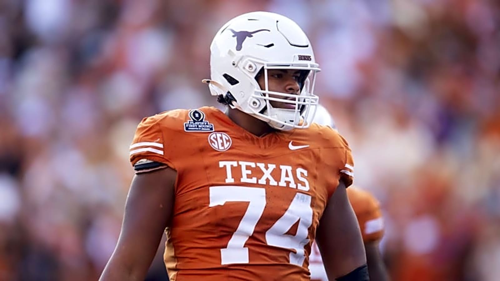 Report: Texas Longhorns OT Reaches Freak Speeds in Summer Workouts