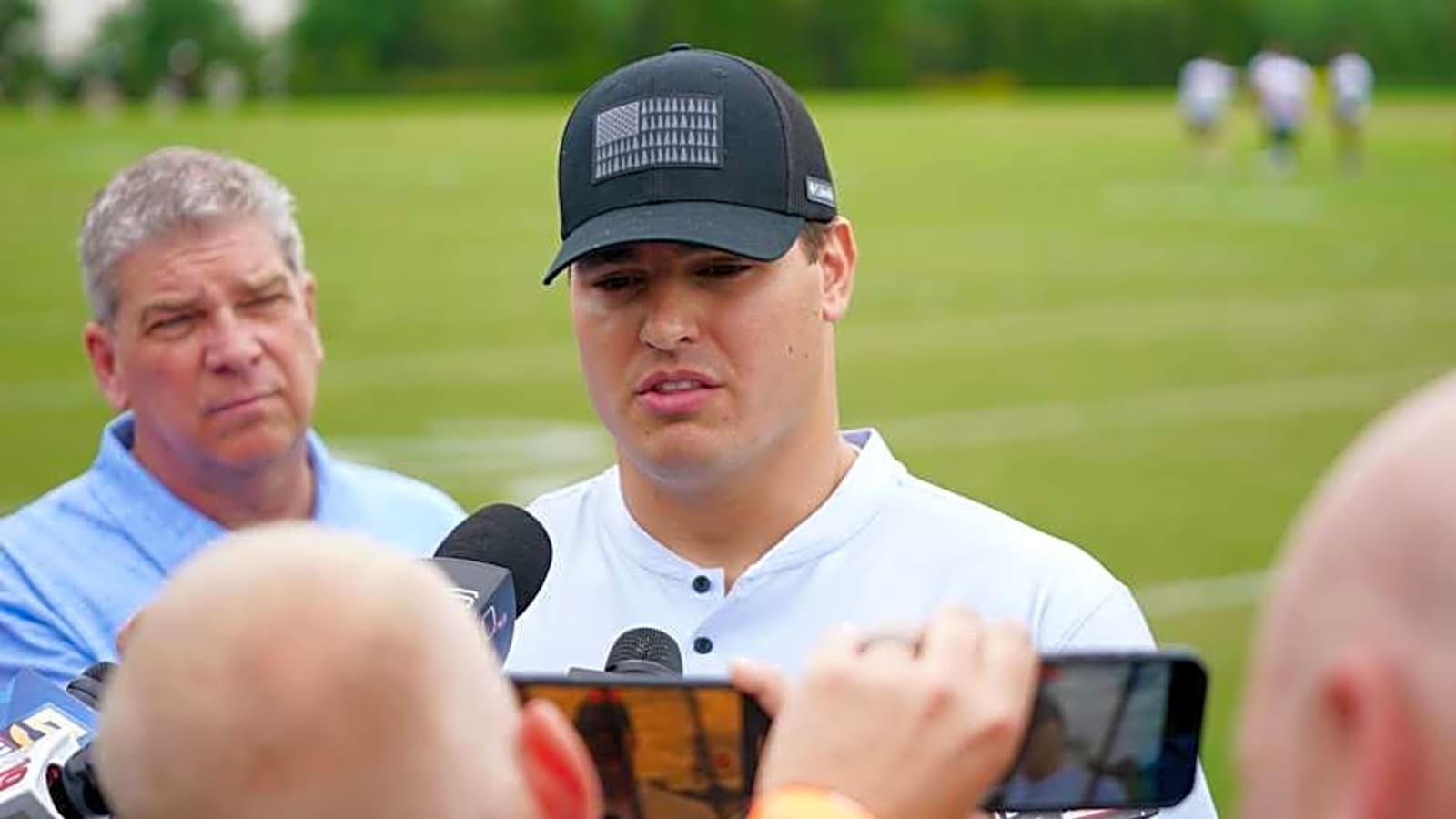 National NFL Personality Shares Insight on Bengals&#39; Offer to Trey Hendrickson