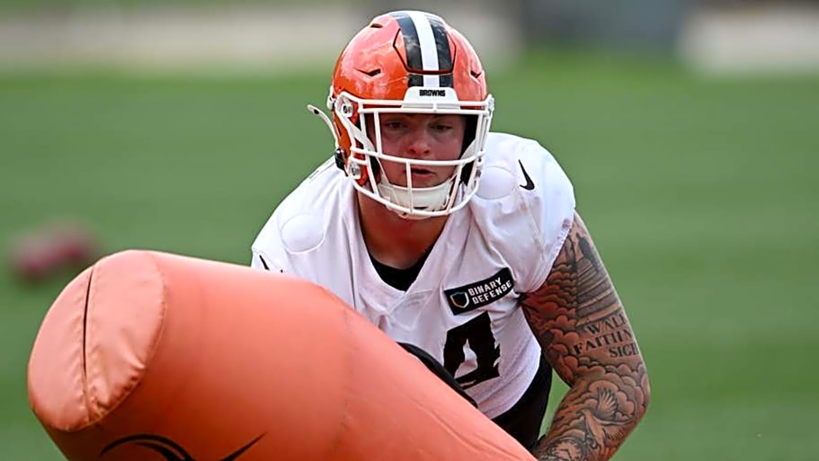 Cleveland Browns Rookie Facing Enormous Pressure This Season