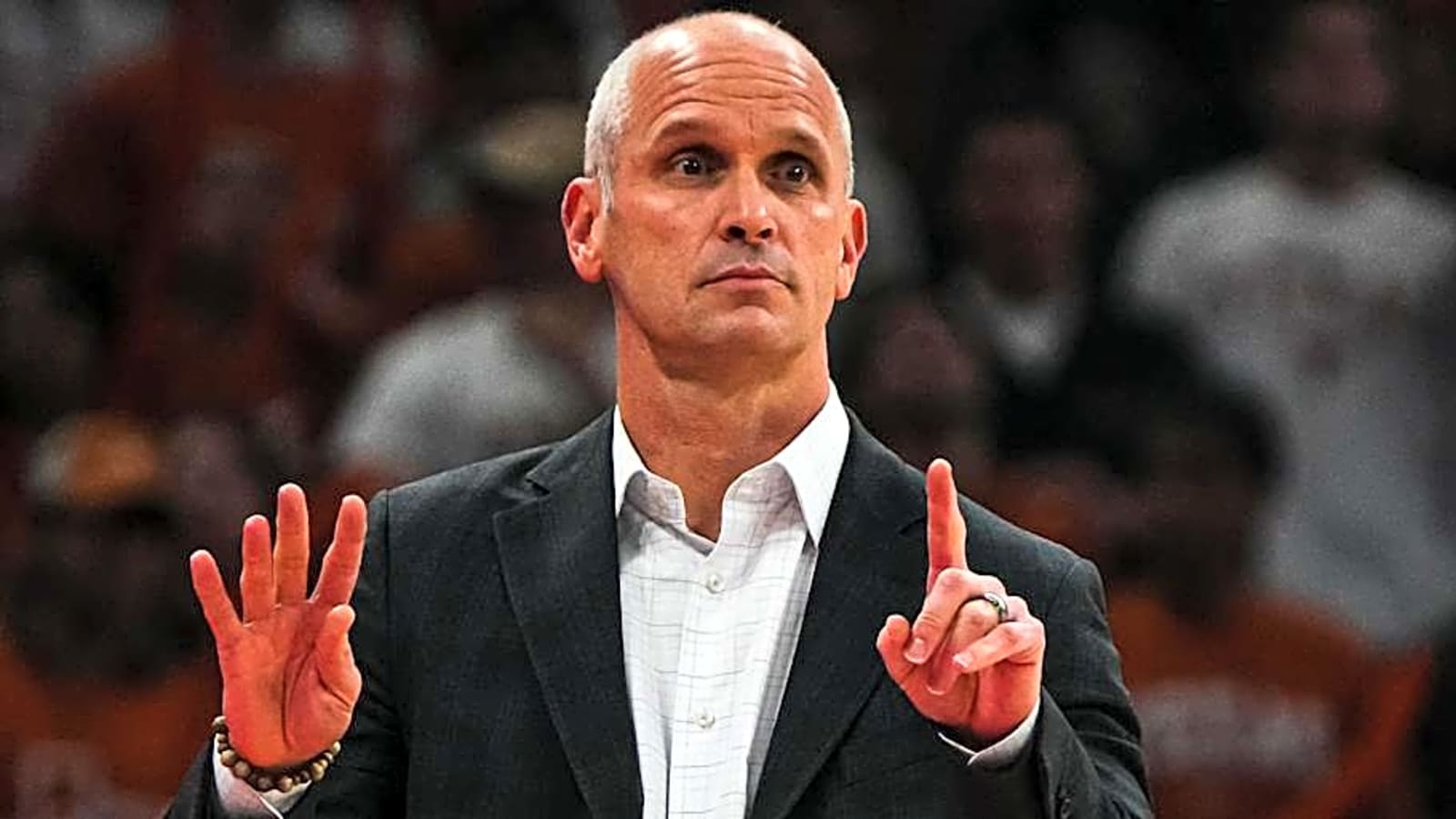 UConn&#39;s Dan Hurley Makes Bold Promise to Potential Breakout Star
