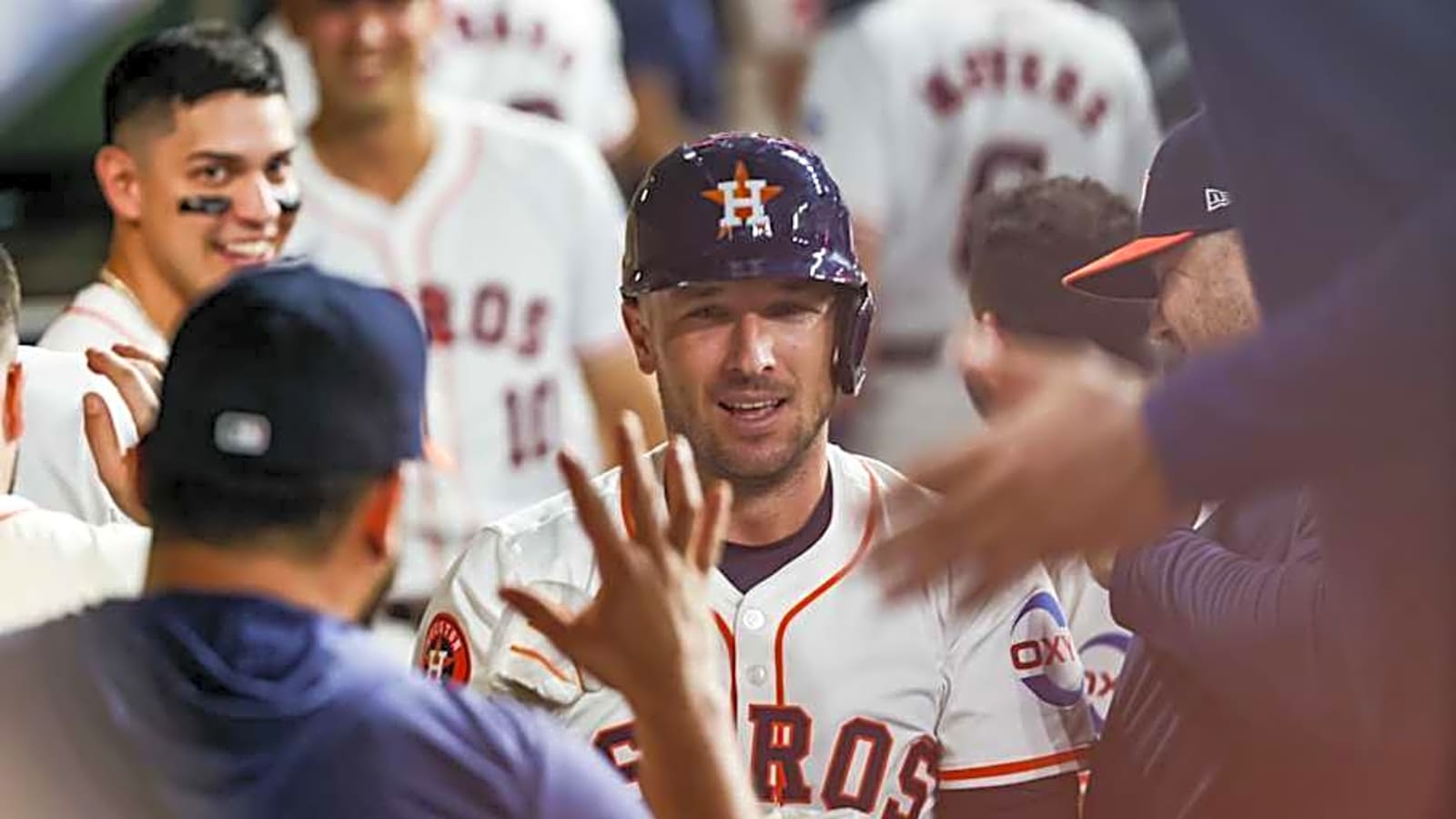 Red Sox&#39;s Alex Cora Makes &#39;Dark Cloud&#39; Admission On Alex Bregman&#39;s Astros Reunion
