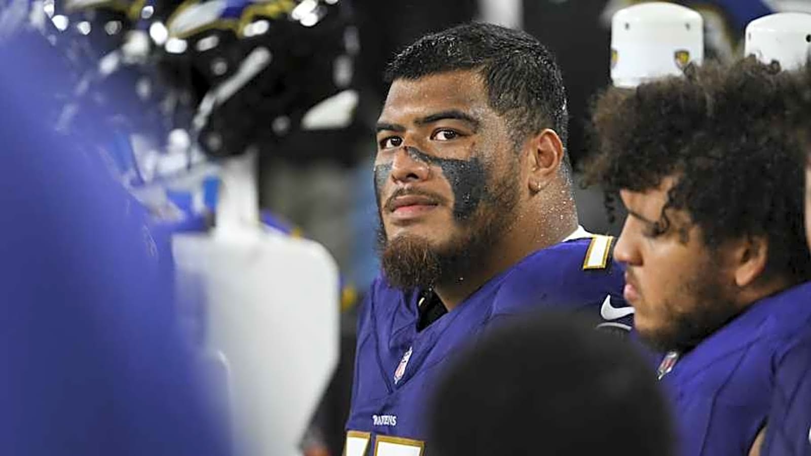 Divisive Ravens Guard Draws Praise From Teammates