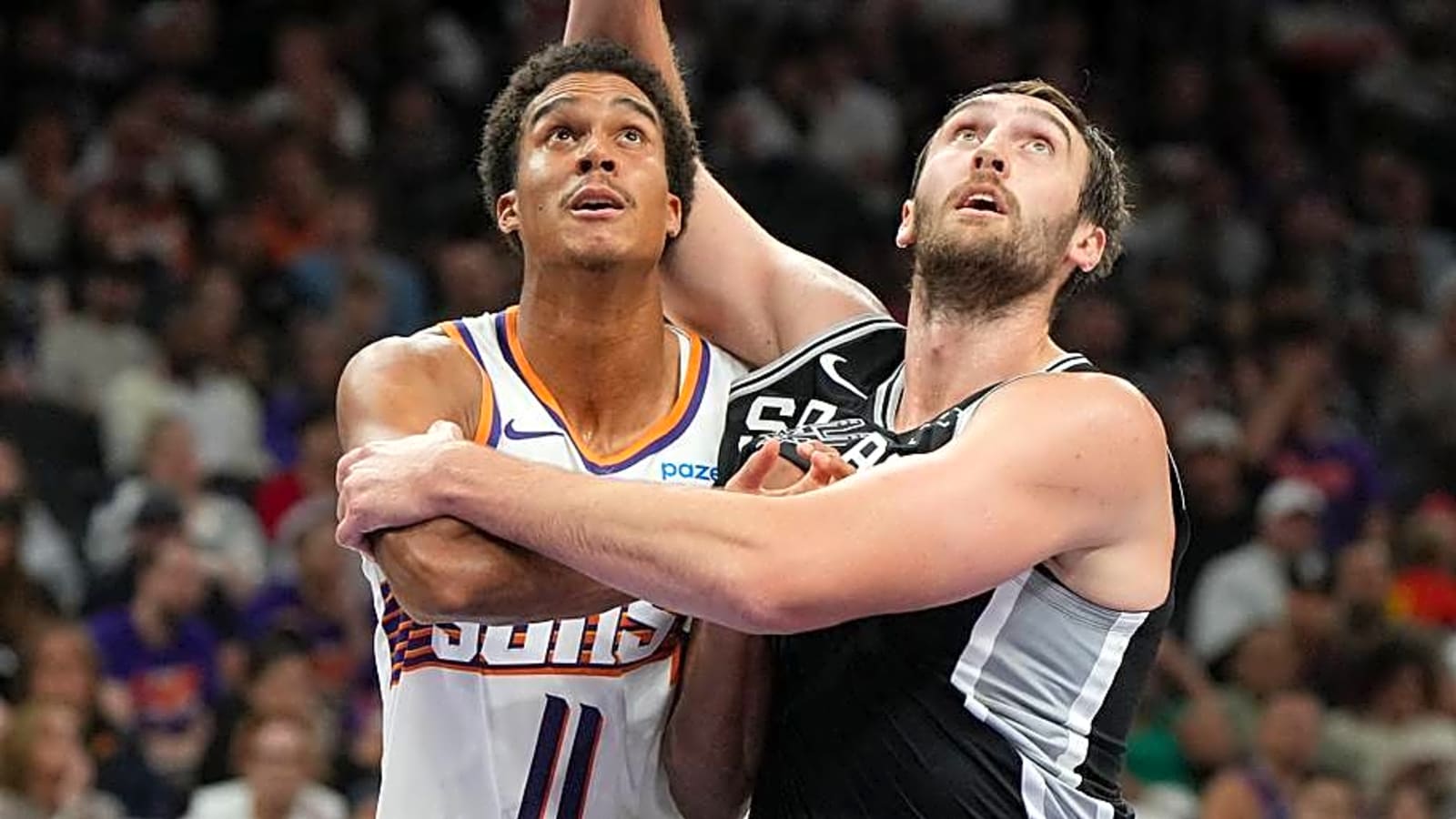 Suns Center Leaves Season Opener vs Blazers With Injury