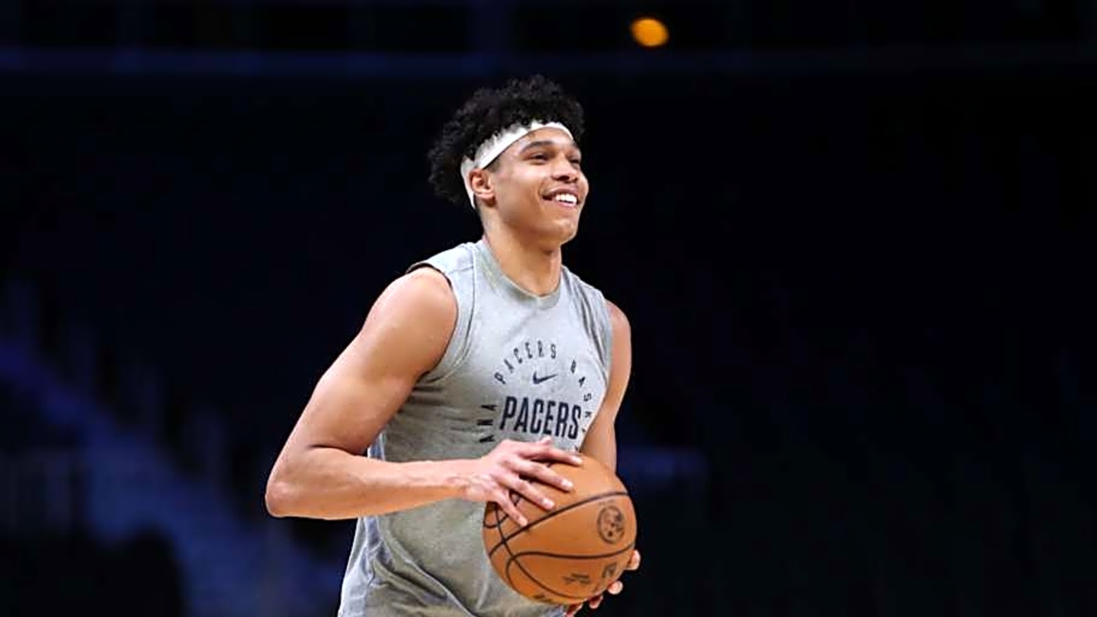Wolves sign Akron legend, Summer League star Enrique Freeman