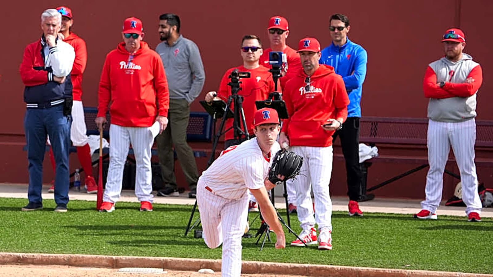 Philadelphia Phillies Officially Announce Top Prospect to Make Debut Against Pirates