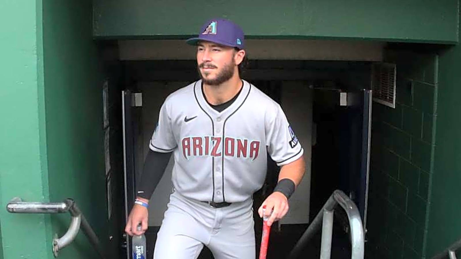 Former D-backs Infielder Signs with Braves