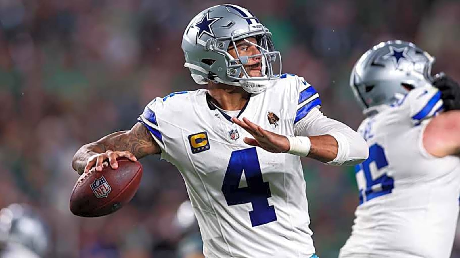 Dak Prescott earns high marks, despite teammates’ shortcomings