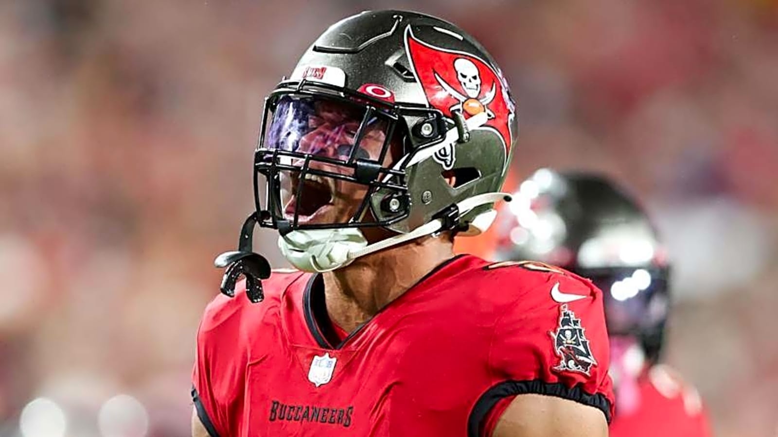 Former Buccaneers First Round Pick Signs With Eagles