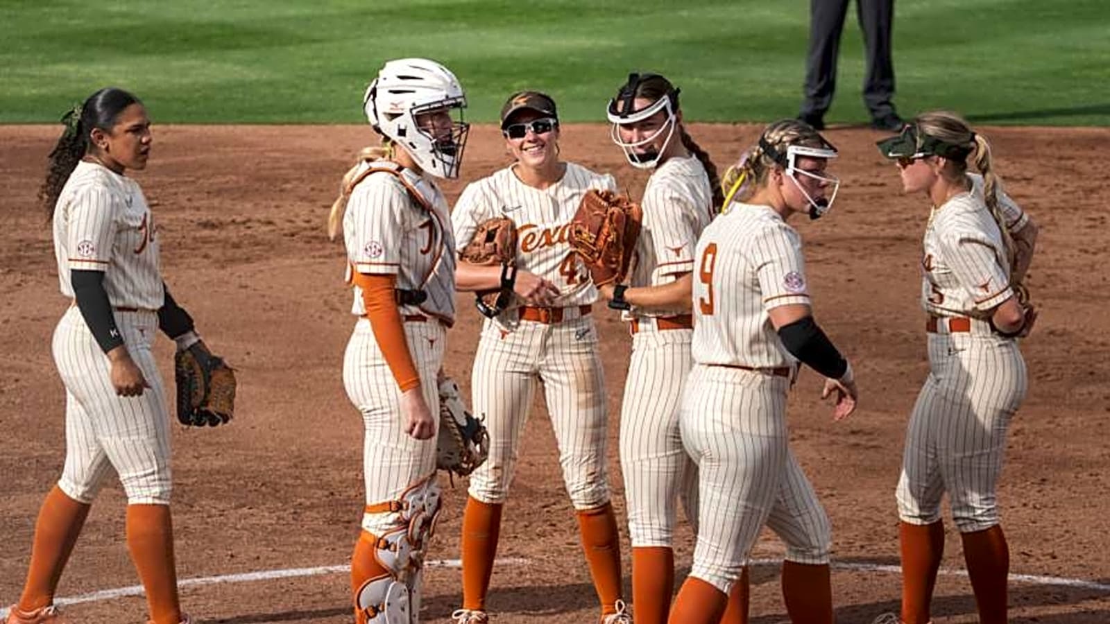 Three Texas Longhorns Named Finalists for Softball Player of the Year