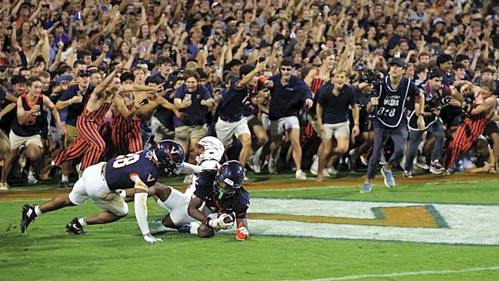 Social Media Reacts to Virginia&#39;s Upset of No. 8 Florida State