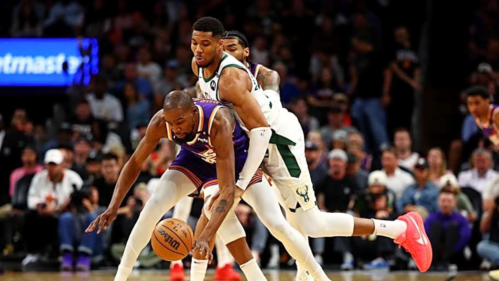 Bucks&#39; Giannis Antetokounmpo Trade Rumors Take Hit With New Prediction