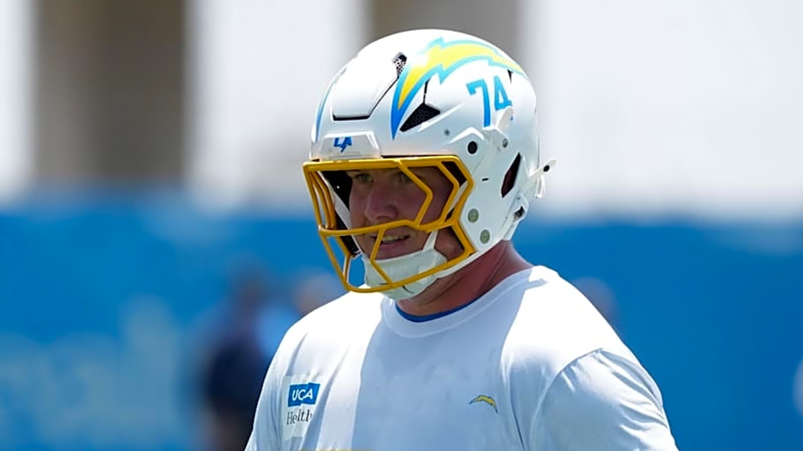 Buccaneers sign two offensive linemen to shore up depth
