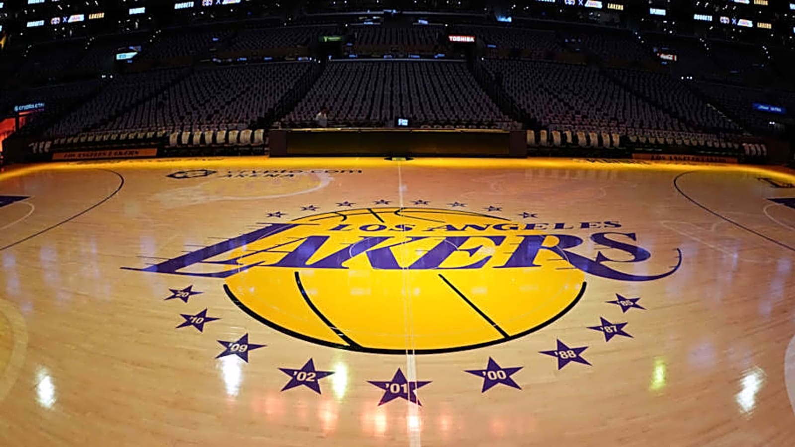 Lakers Free Agent Signs With Knicks