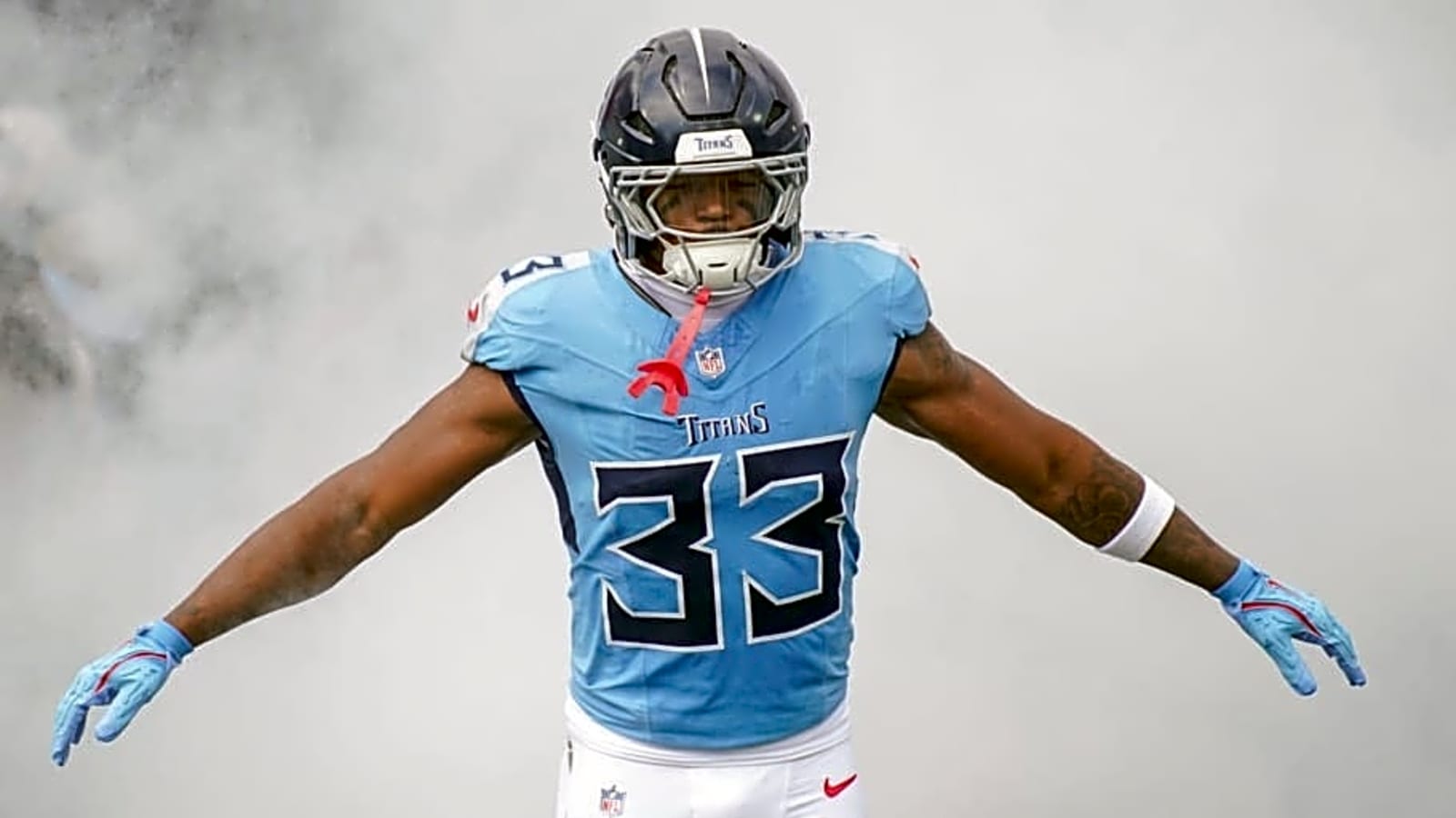 Titans Need LB to Step Up vs. Raiders