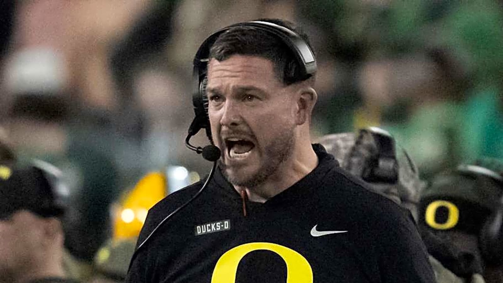 Oregon Ducks Make Move for Four-Star Recruit From Midwest