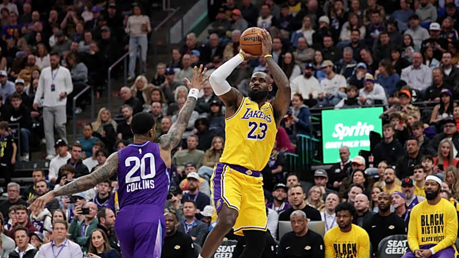 Lakers Seem Unlikely to Target West Frontcourt Player This Offseason