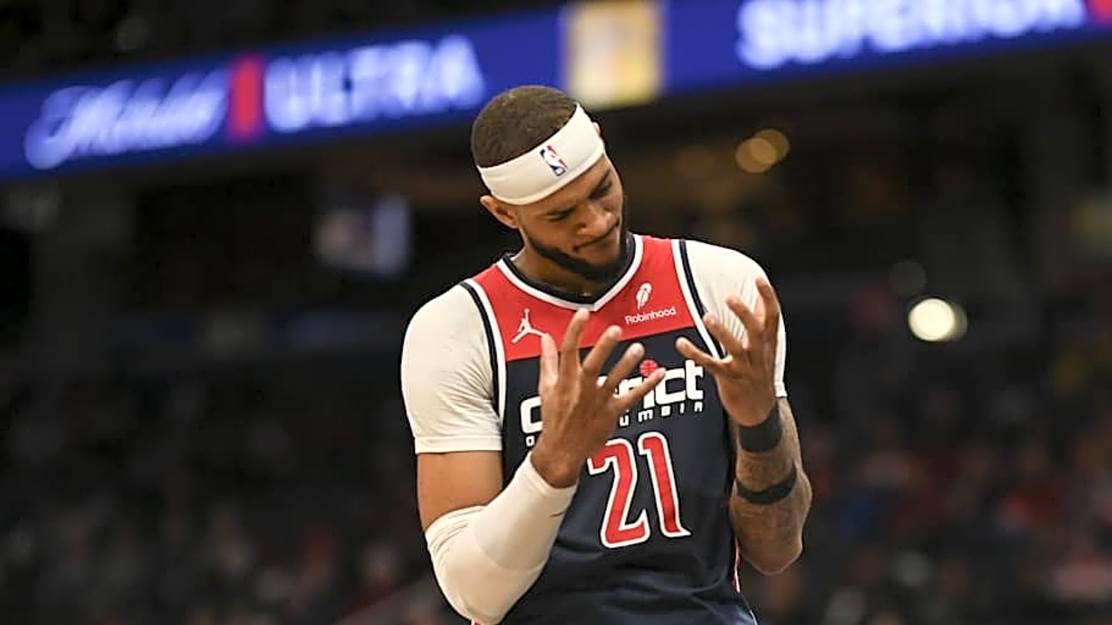 Former Wizards Center Earns Extension with Mavericks