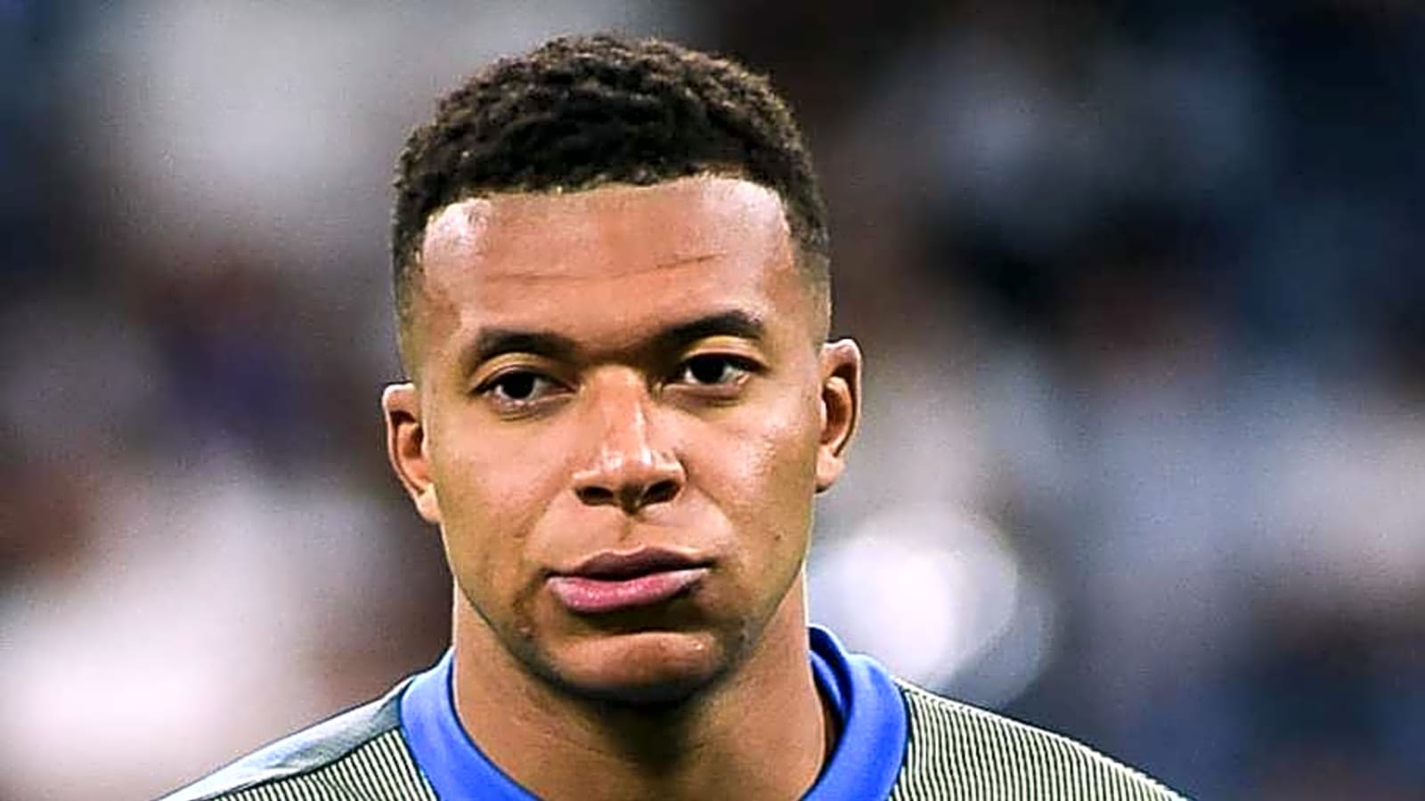 Real Madrid&#39;s Kylian Mbappe Gives Compliment to &#39;Role Model&#39; Cristiano Ronaldo, and Vinicius Jr.