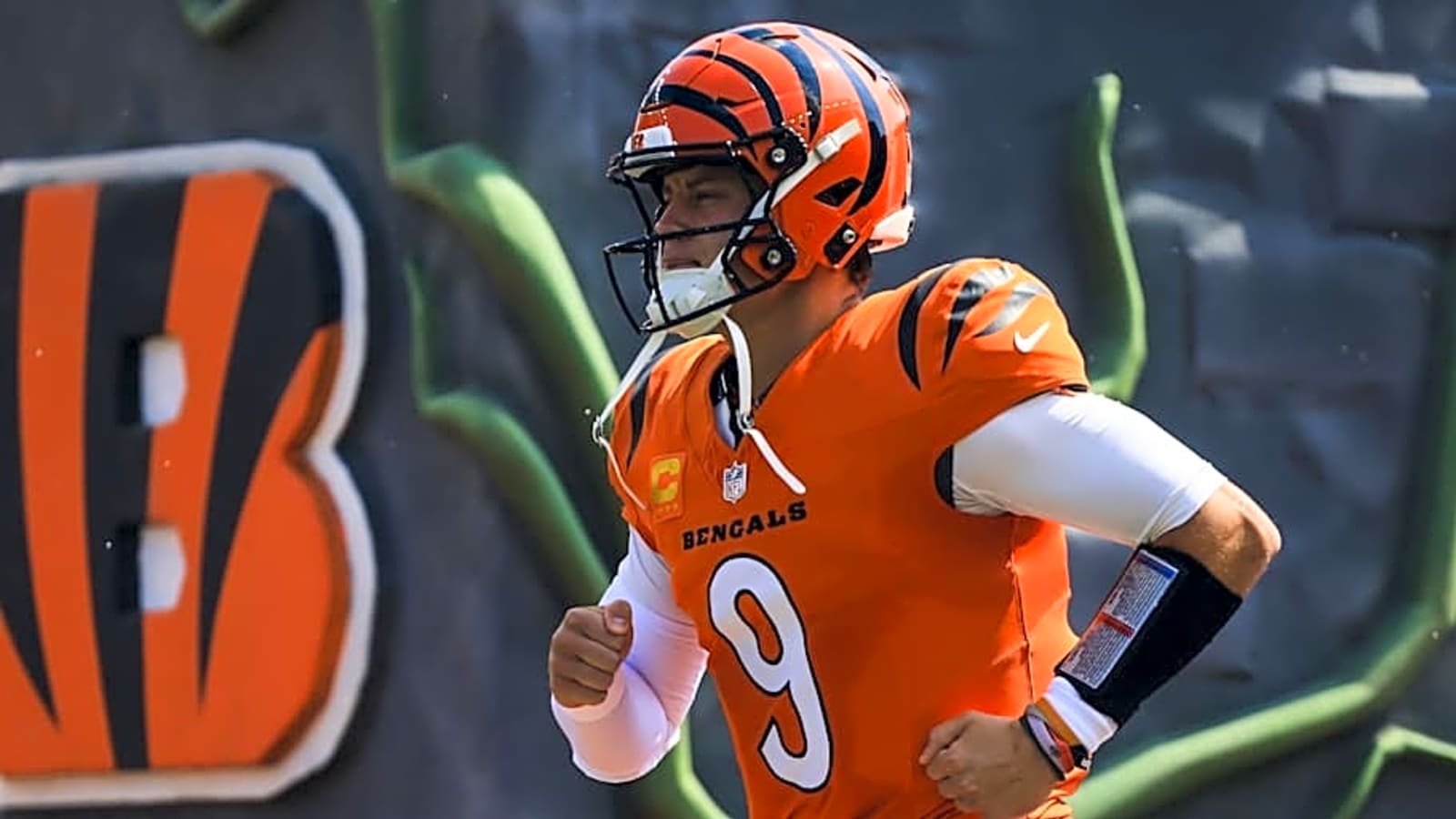 NFL insider gives Bengals surprising hope after Joe Burrow injury